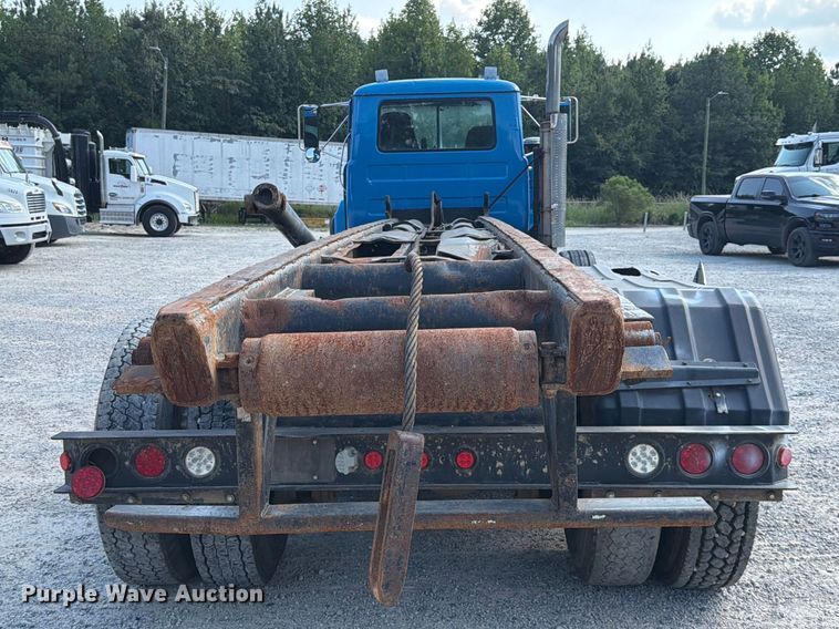 image for item EF1362 2000 Mack RD roll-off container truck