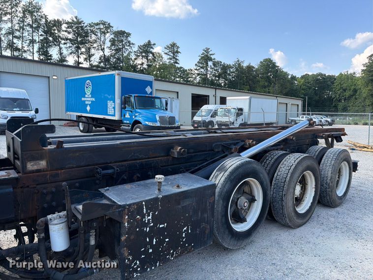 image for item EF1362 2000 Mack RD roll-off container truck
