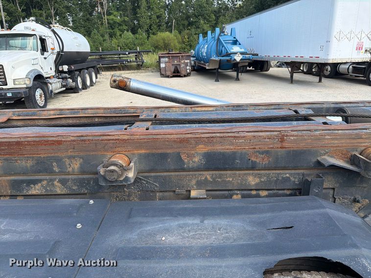 image for item EF1362 2000 Mack RD roll-off container truck