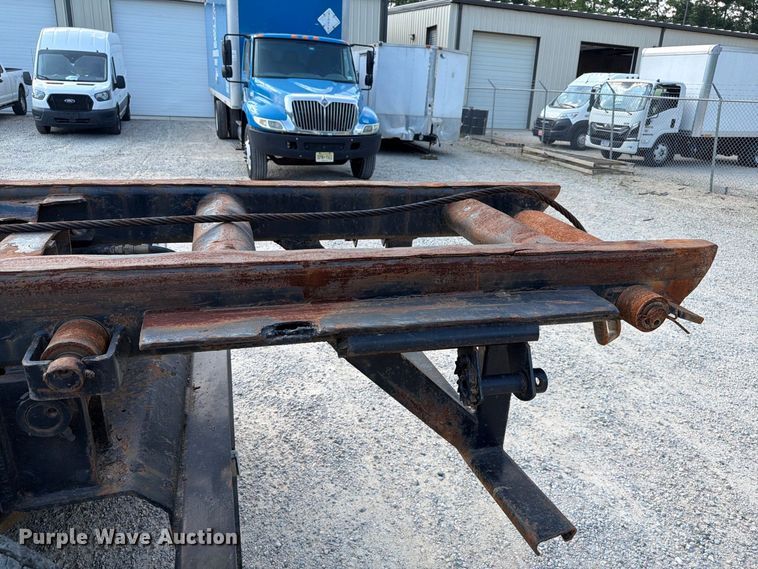 image for item EF1362 2000 Mack RD roll-off container truck