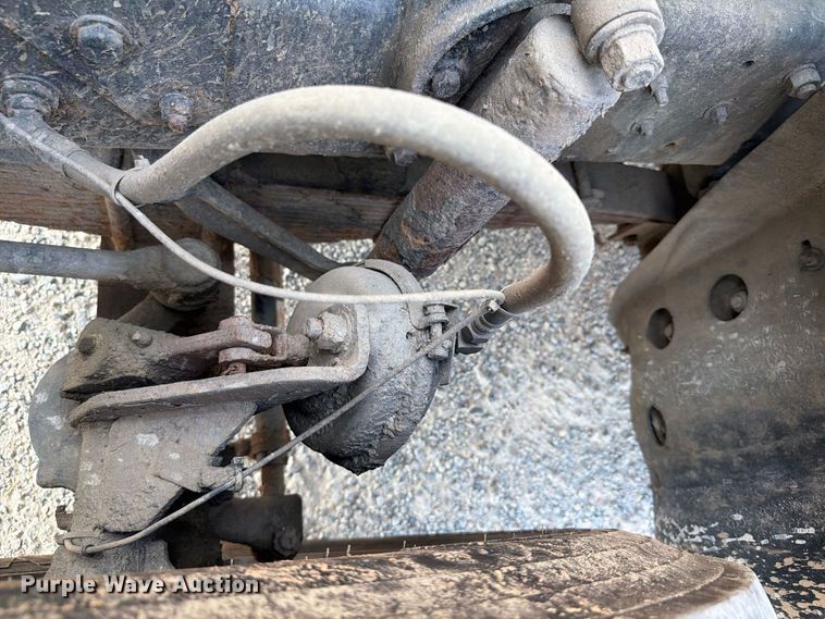 image for item EF1362 2000 Mack RD roll-off container truck