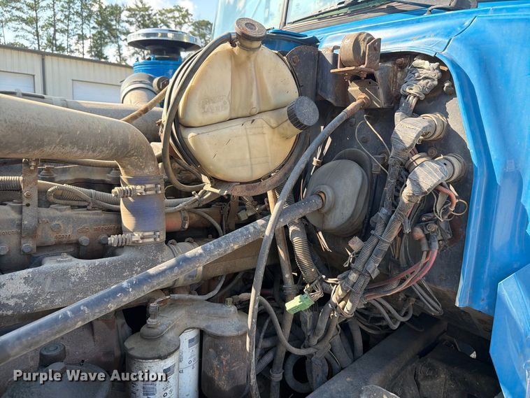 image for item EF1362 2000 Mack RD roll-off container truck