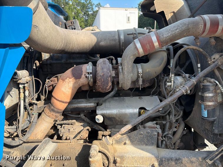 image for item EF1362 2000 Mack RD roll-off container truck