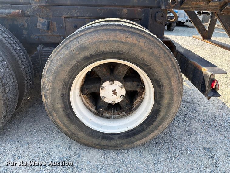 image for item EF1362 2000 Mack RD roll-off container truck