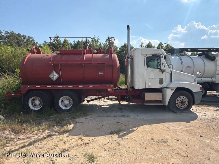 image for item EF1363 2001 Freightliner C120 vacuum truck