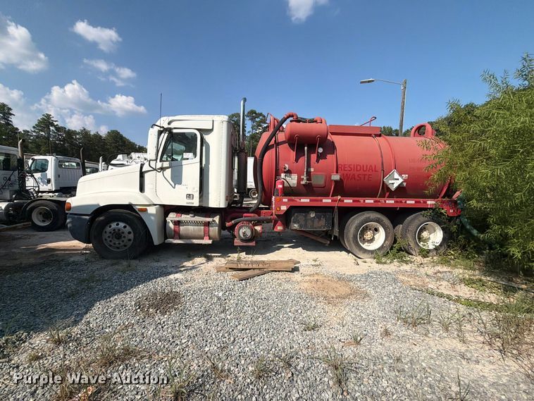 image for item EF1363 2001 Freightliner C120 vacuum truck