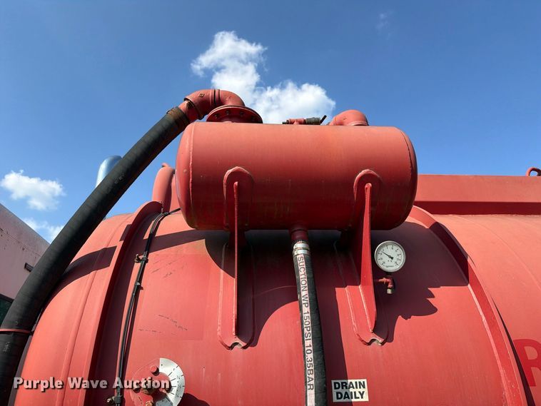 image for item EF1363 2001 Freightliner C120 vacuum truck