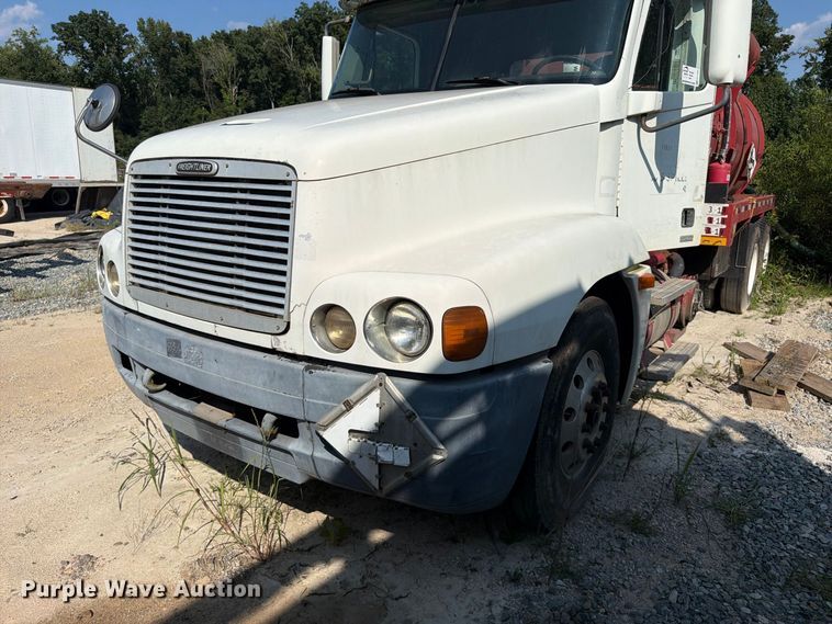 image for item EF1363 2001 Freightliner C120 vacuum truck