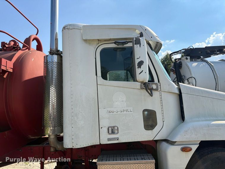 image for item EF1363 2001 Freightliner C120 vacuum truck