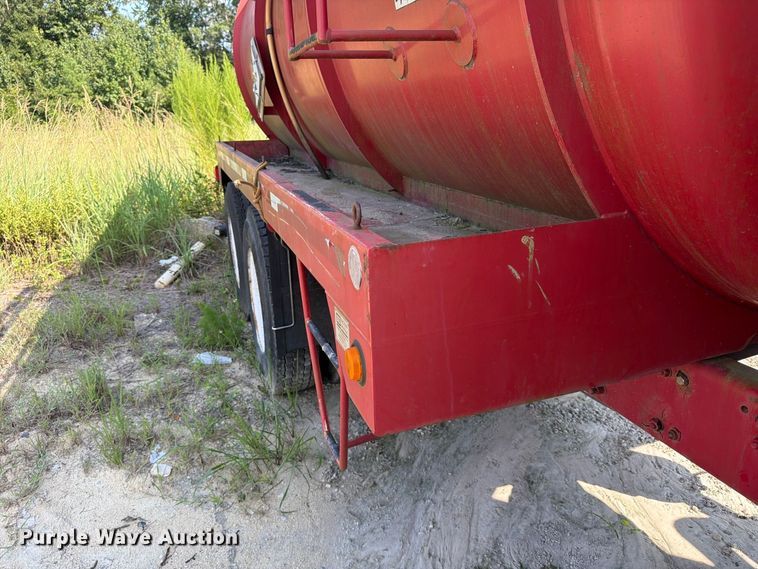 image for item EF1363 2001 Freightliner C120 vacuum truck
