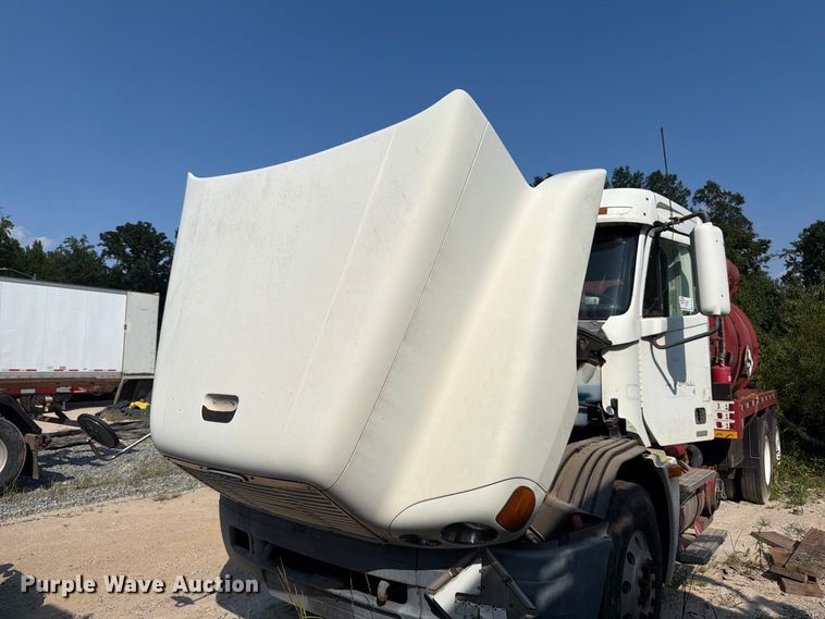 image for item EF1363 2001 Freightliner C120 vacuum truck