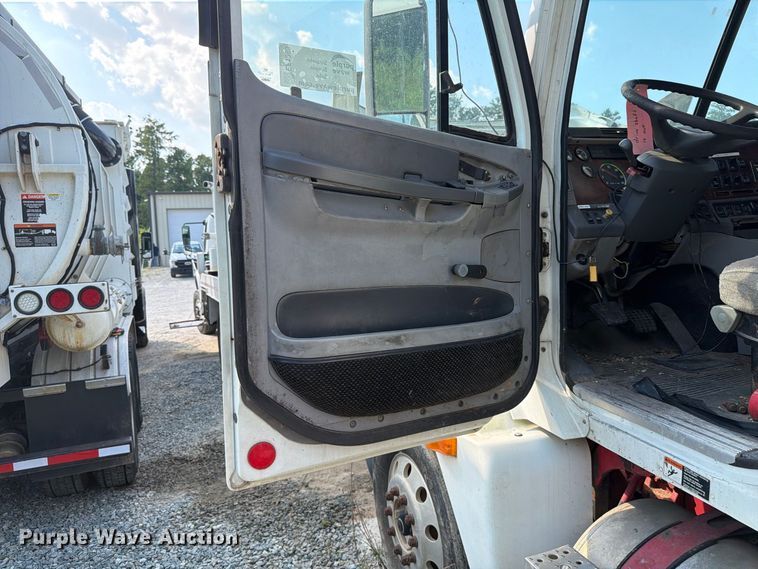 image for item EF1363 2001 Freightliner C120 vacuum truck