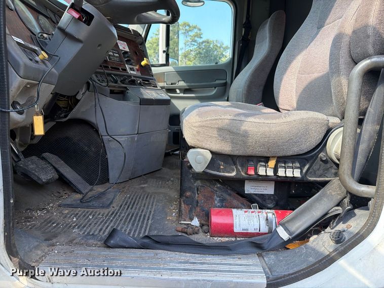 image for item EF1363 2001 Freightliner C120 vacuum truck