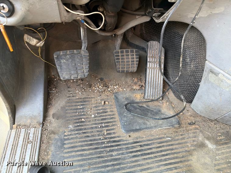 image for item EF1363 2001 Freightliner C120 vacuum truck