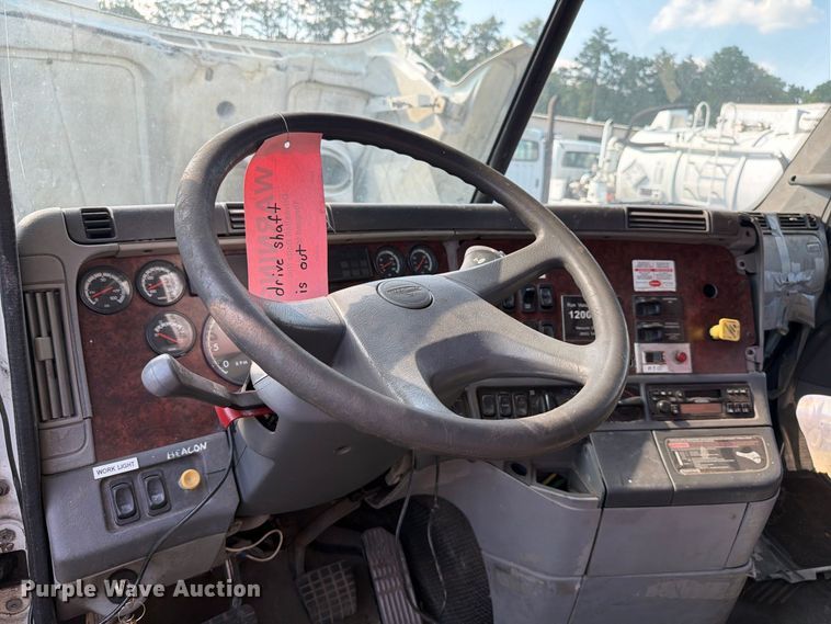 image for item EF1363 2001 Freightliner C120 vacuum truck