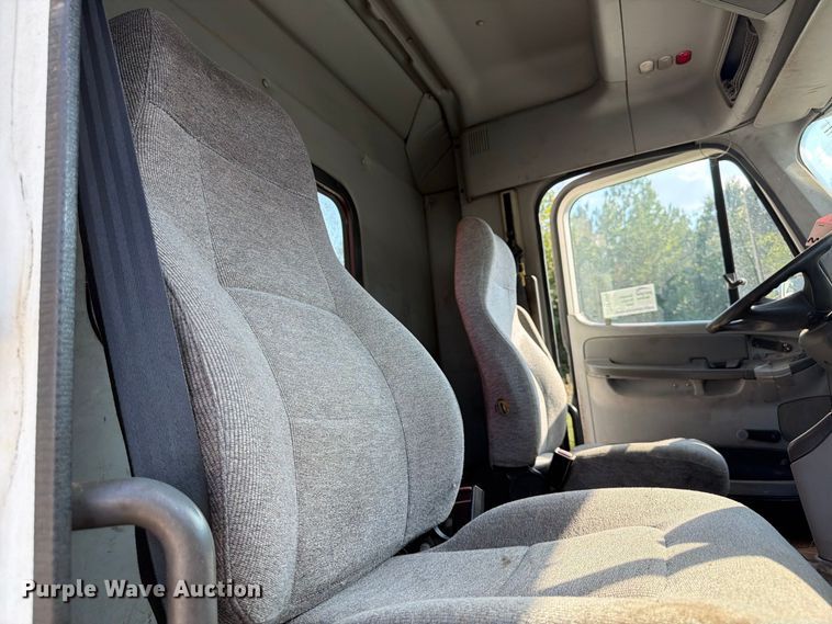 image for item EF1363 2001 Freightliner C120 vacuum truck