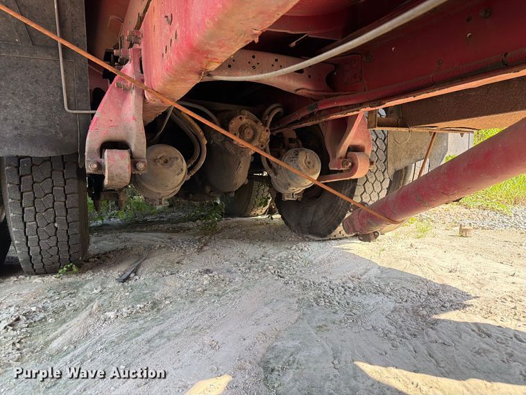 image for item EF1363 2001 Freightliner C120 vacuum truck