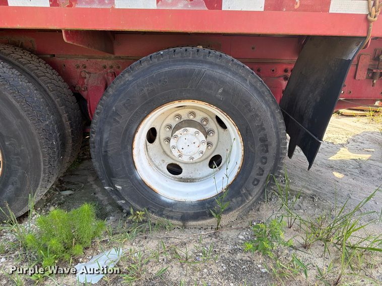 image for item EF1363 2001 Freightliner C120 vacuum truck