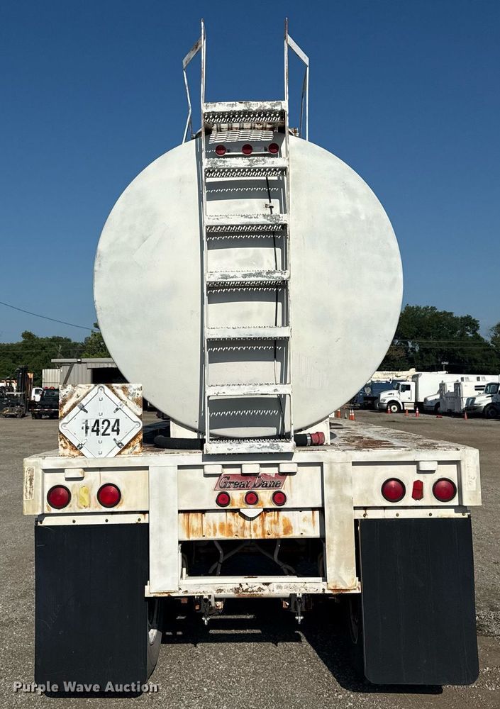 image for item EG6049 1986 Great Dane GP-30 tank trailer