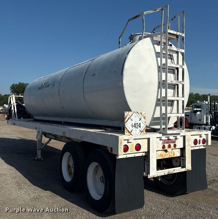 image for item EG6049 1986 Great Dane GP-30 tank trailer