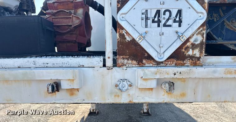 image for item EG6049 1986 Great Dane GP-30 tank trailer