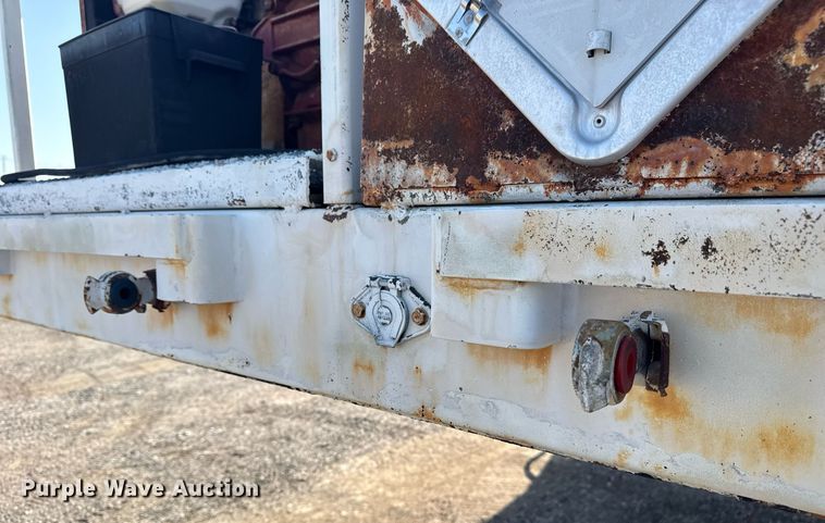 image for item EG6049 1986 Great Dane GP-30 tank trailer