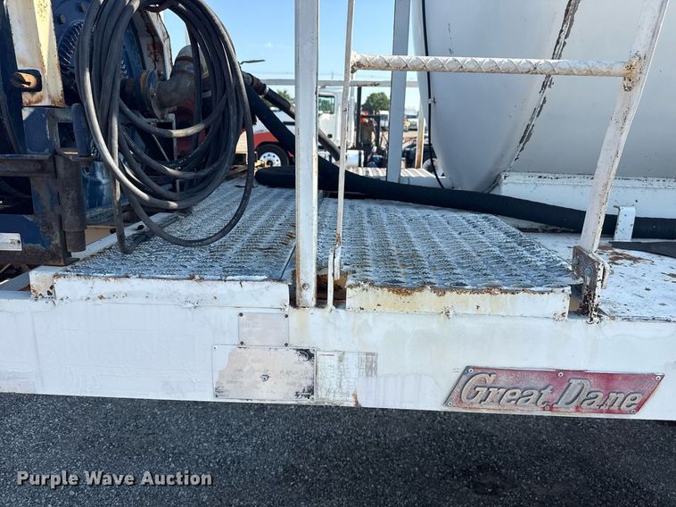 image for item EG6049 1986 Great Dane GP-30 tank trailer