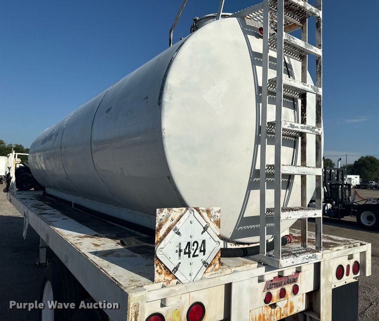 image for item EG6049 1986 Great Dane GP-30 tank trailer