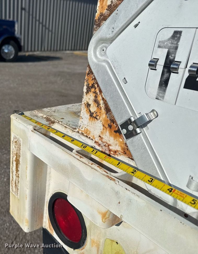 image for item EG6049 1986 Great Dane GP-30 tank trailer