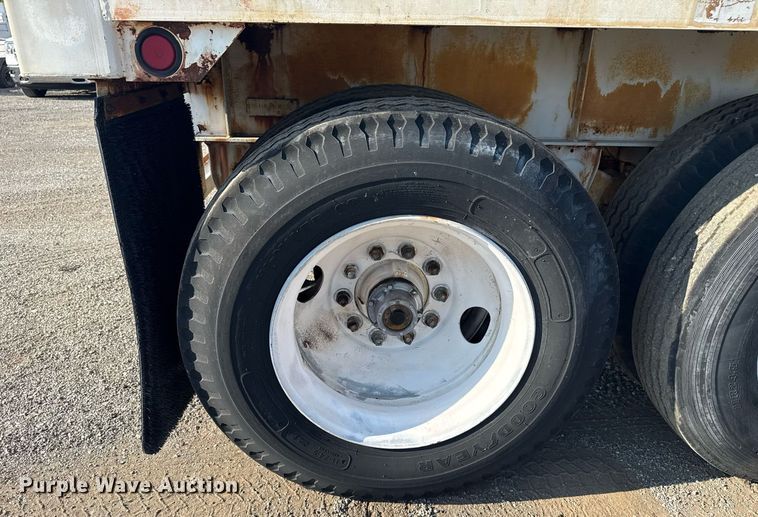 image for item EG6049 1986 Great Dane GP-30 tank trailer