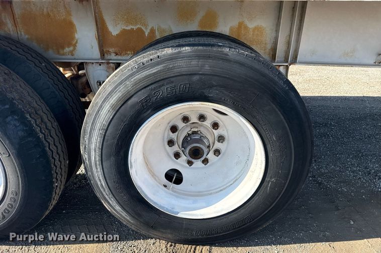 image for item EG6049 1986 Great Dane GP-30 tank trailer