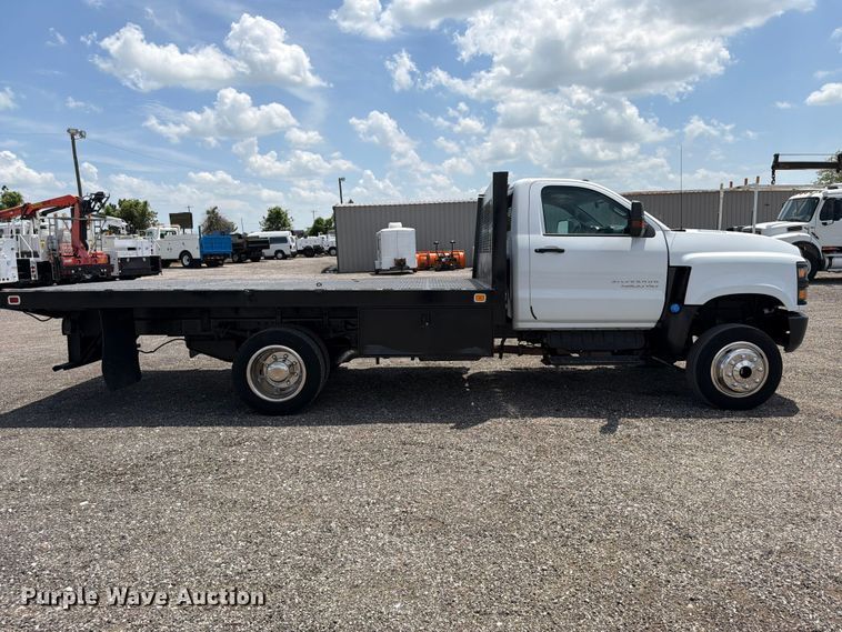 image for item EG9268 2020 Chevrolet 4500HD flatbed truck