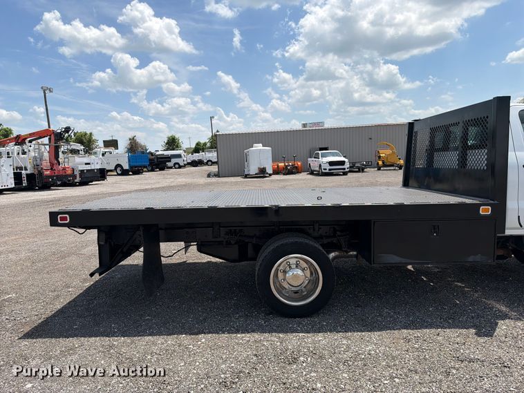 image for item EG9268 2020 Chevrolet 4500HD flatbed truck
