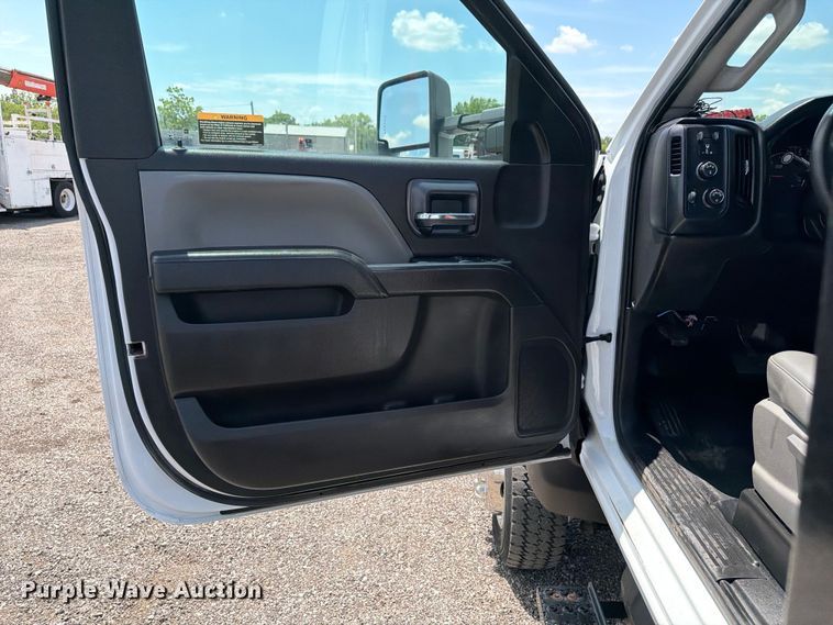 image for item EG9268 2020 Chevrolet 4500HD flatbed truck