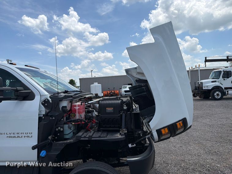 image for item EG9268 2020 Chevrolet 4500HD flatbed truck