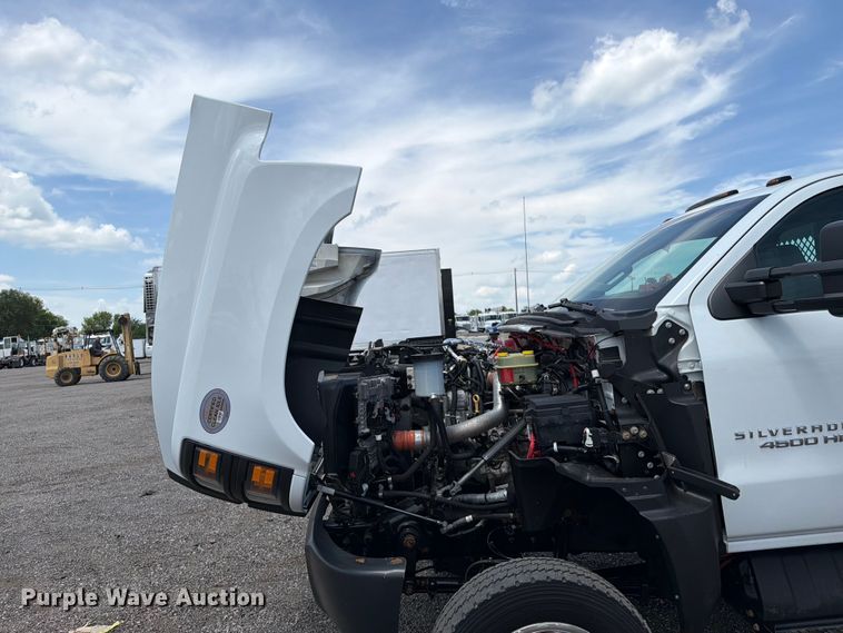 image for item EG9268 2020 Chevrolet 4500HD flatbed truck