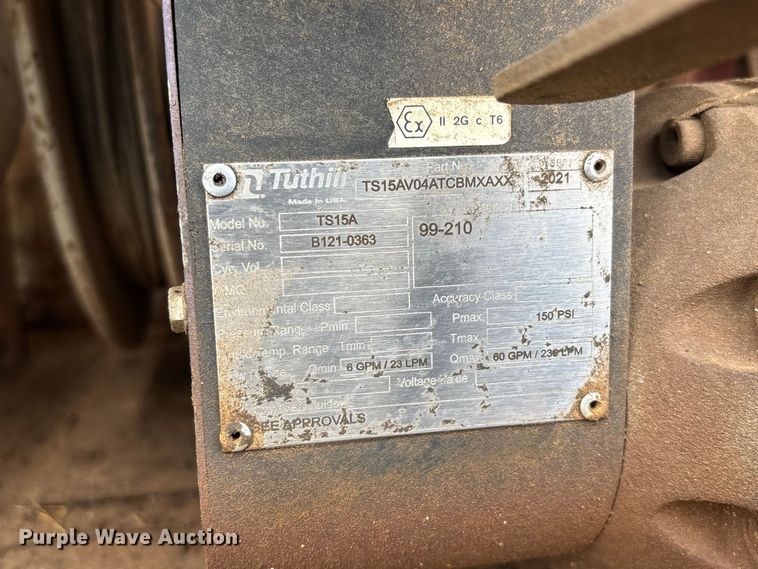 image for item EL2625 1999 Peterbilt 357 fuel / lube truck