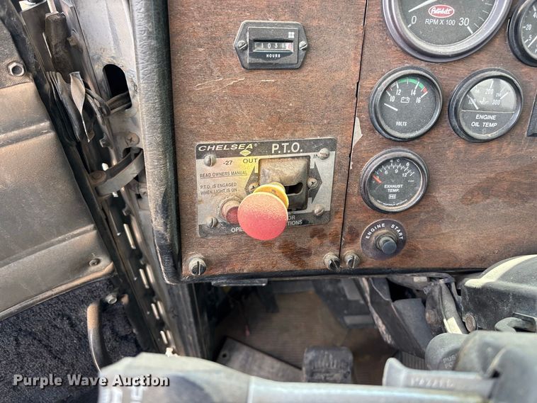 image for item EL2625 1999 Peterbilt 357 fuel / lube truck