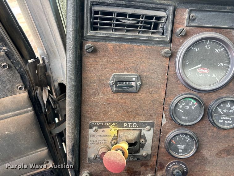 image for item EL2625 1999 Peterbilt 357 fuel / lube truck