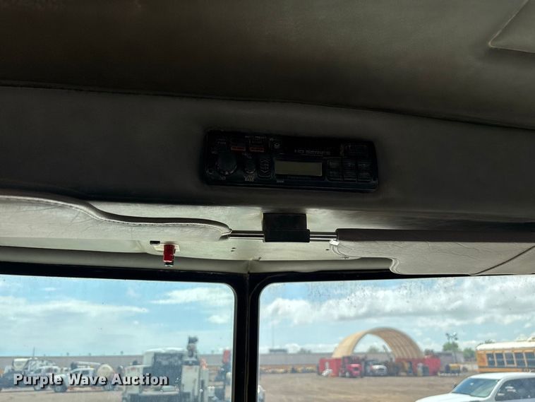 image for item EL2625 1999 Peterbilt 357 fuel / lube truck