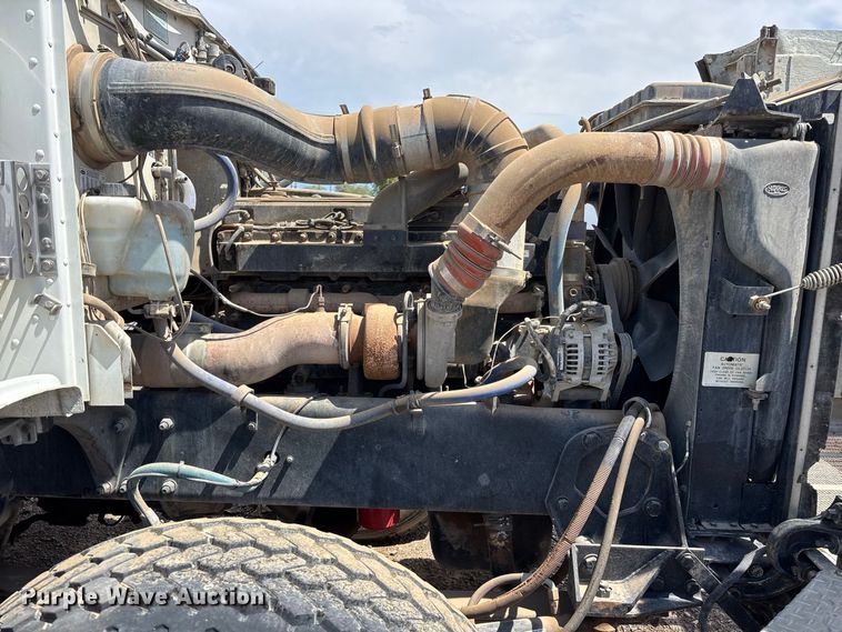 image for item EL2625 1999 Peterbilt 357 fuel / lube truck