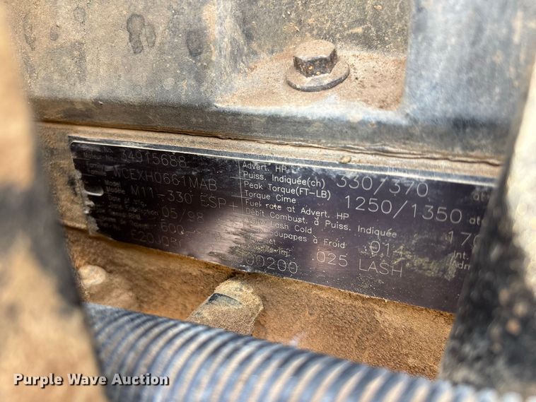 image for item EL2625 1999 Peterbilt 357 fuel / lube truck