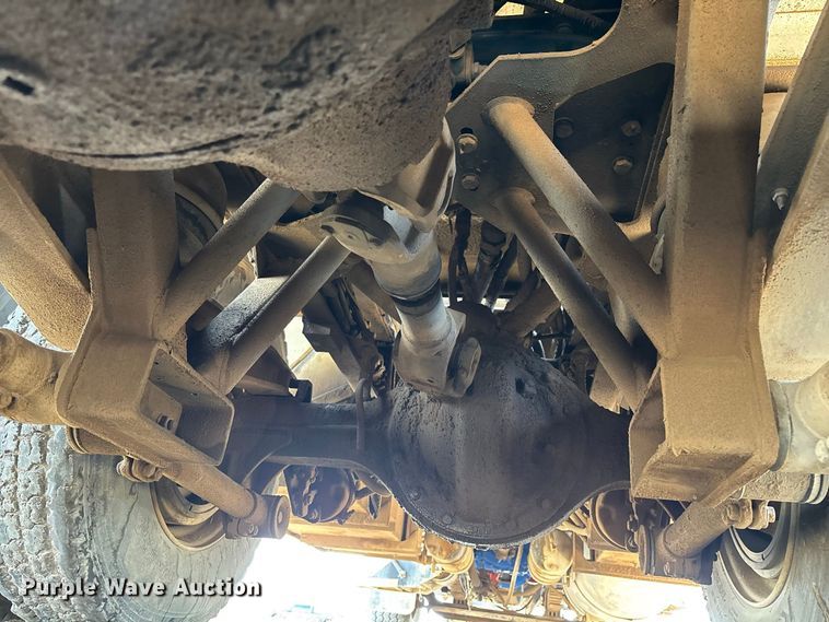 image for item EL2625 1999 Peterbilt 357 fuel / lube truck