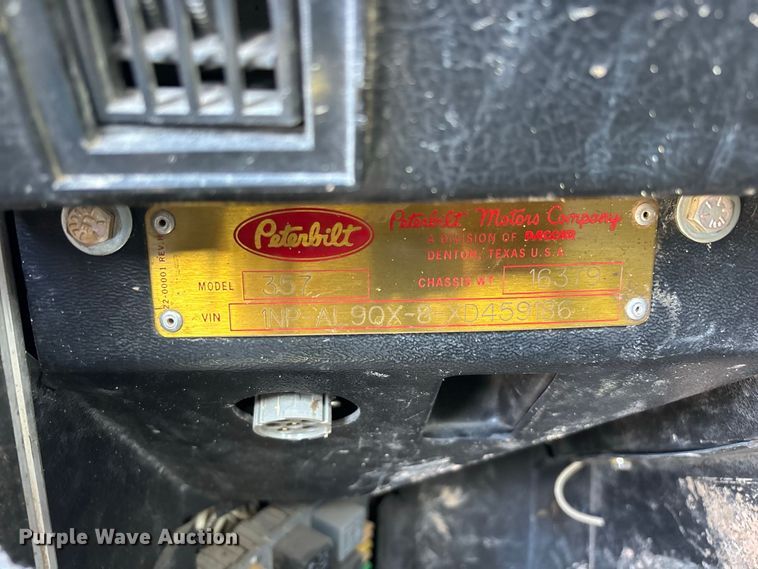 image for item EL2625 1999 Peterbilt 357 fuel / lube truck