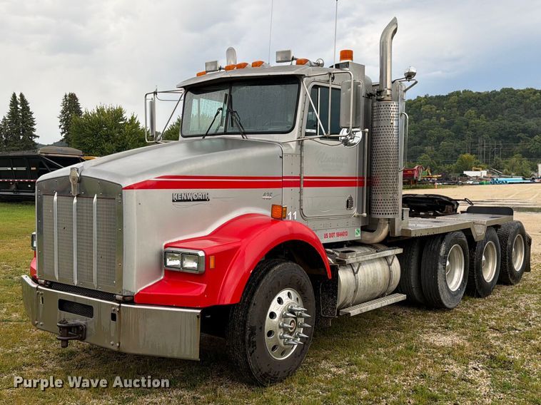image for item EO8737 1994 Kenworth T800 semi truck