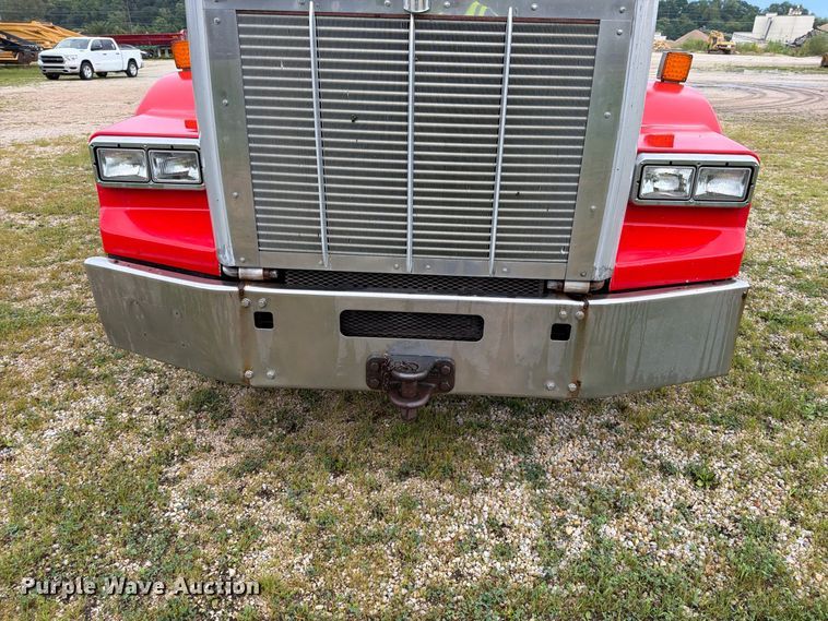 image for item EO8737 1994 Kenworth T800 semi truck