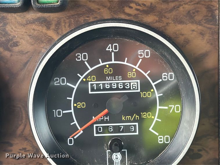 image for item EO8737 1994 Kenworth T800 semi truck