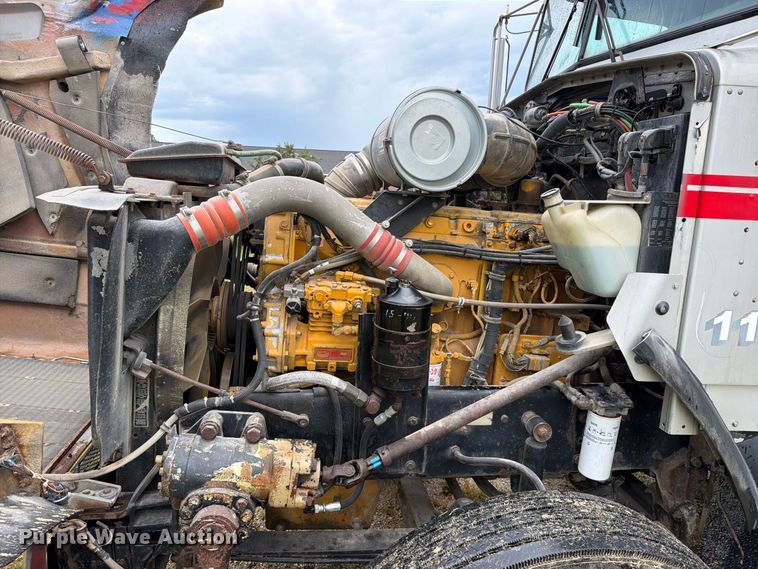 image for item EO8737 1994 Kenworth T800 semi truck