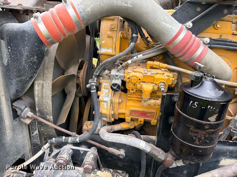 image for item EO8737 1994 Kenworth T800 semi truck