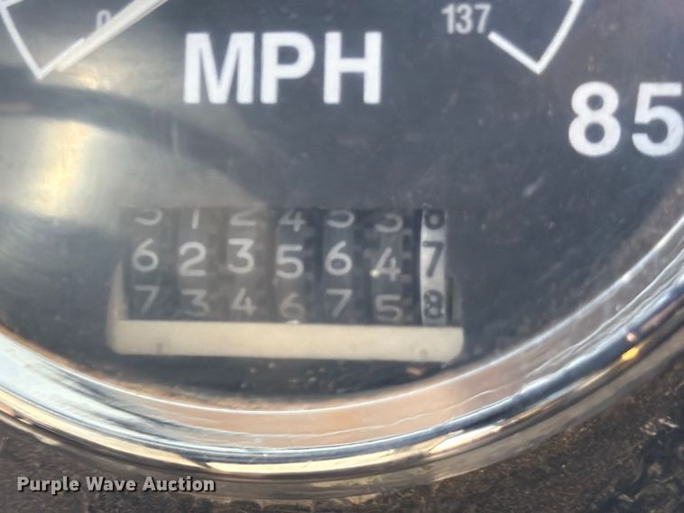 image for item EP7555 1999 International 9100 semi truck